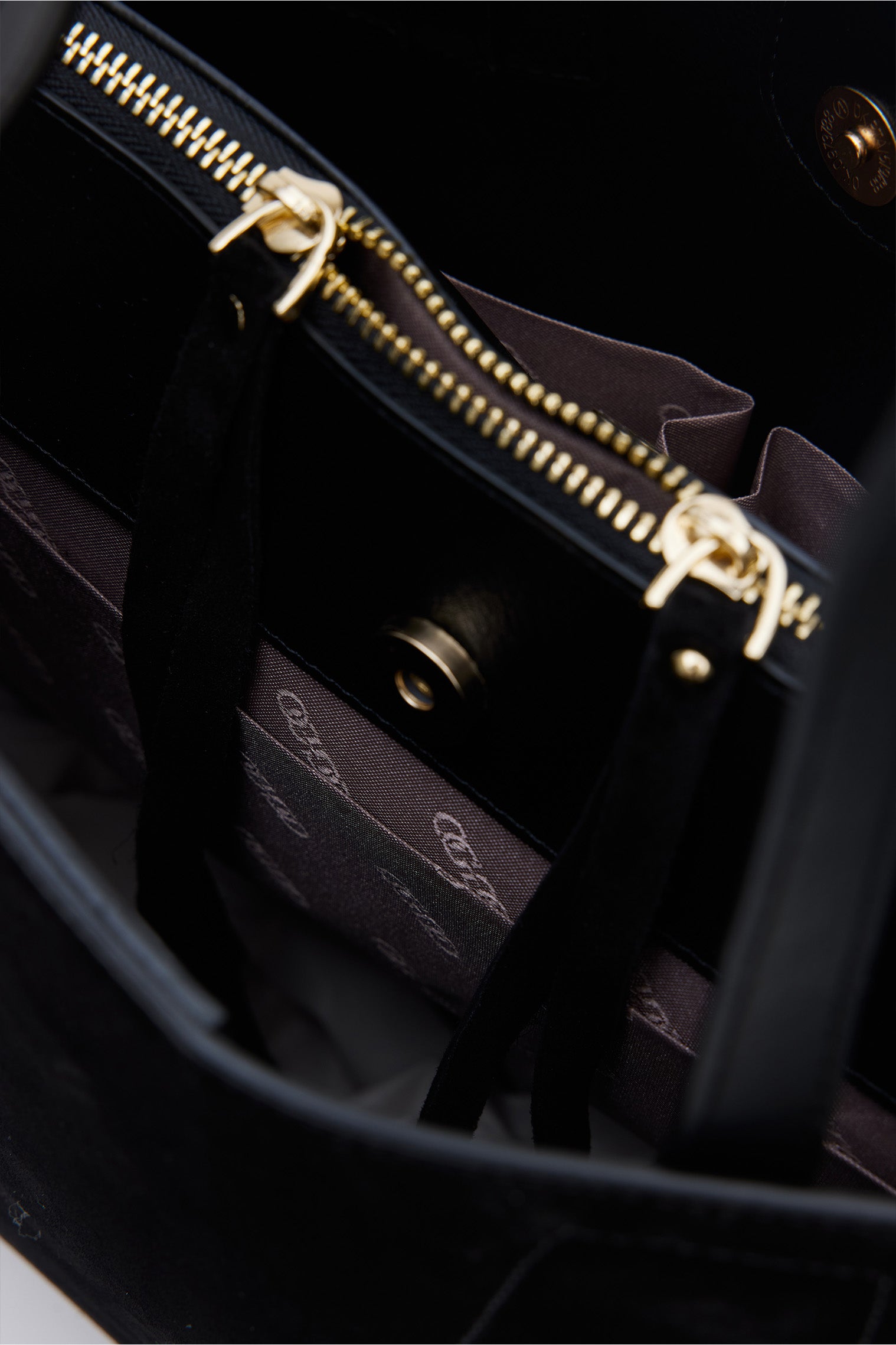 OGGO SUVEA LITE Suede Leather Handbag