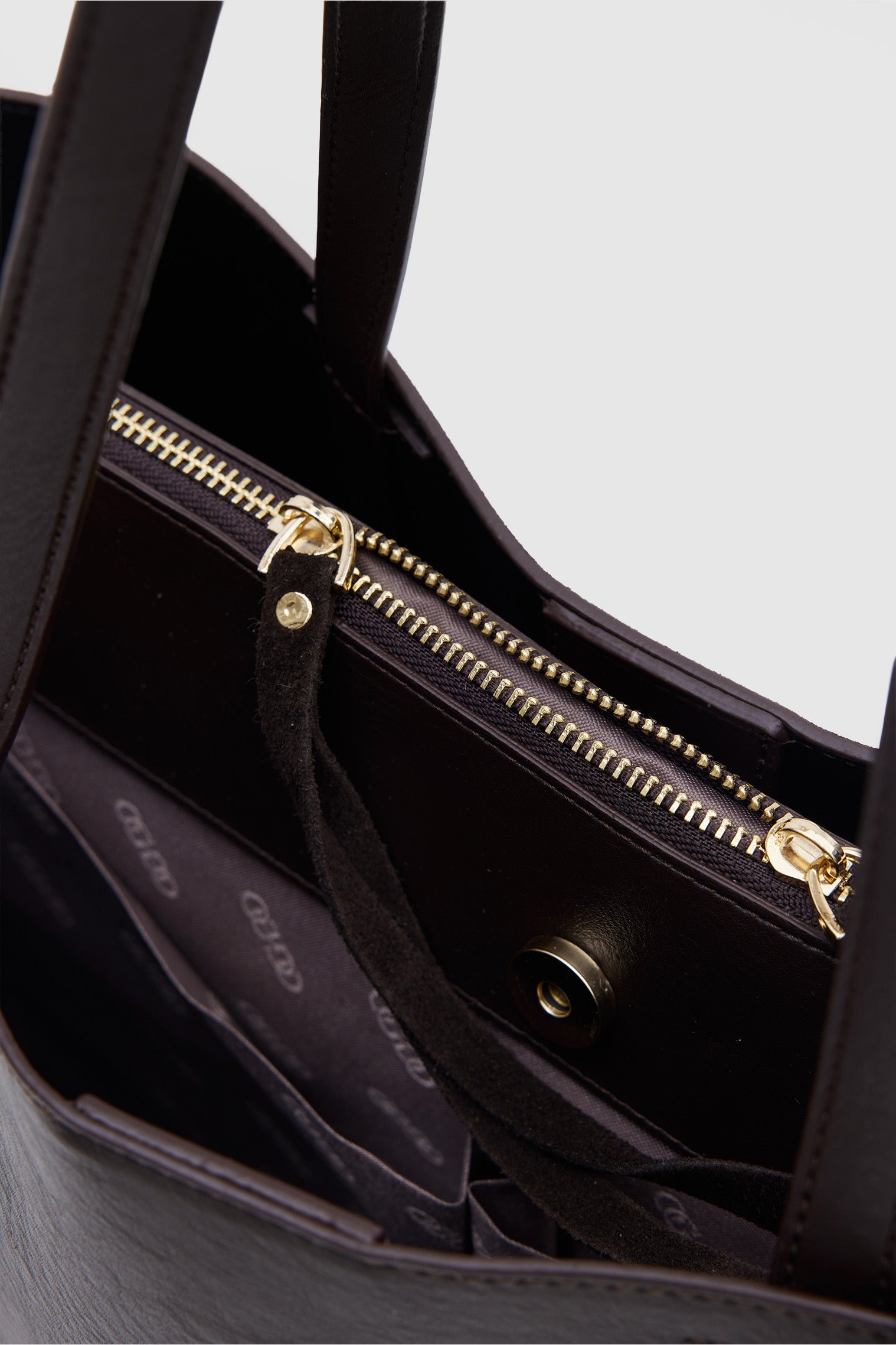 OGGO SUVEA LITE Suede Leather Handbag