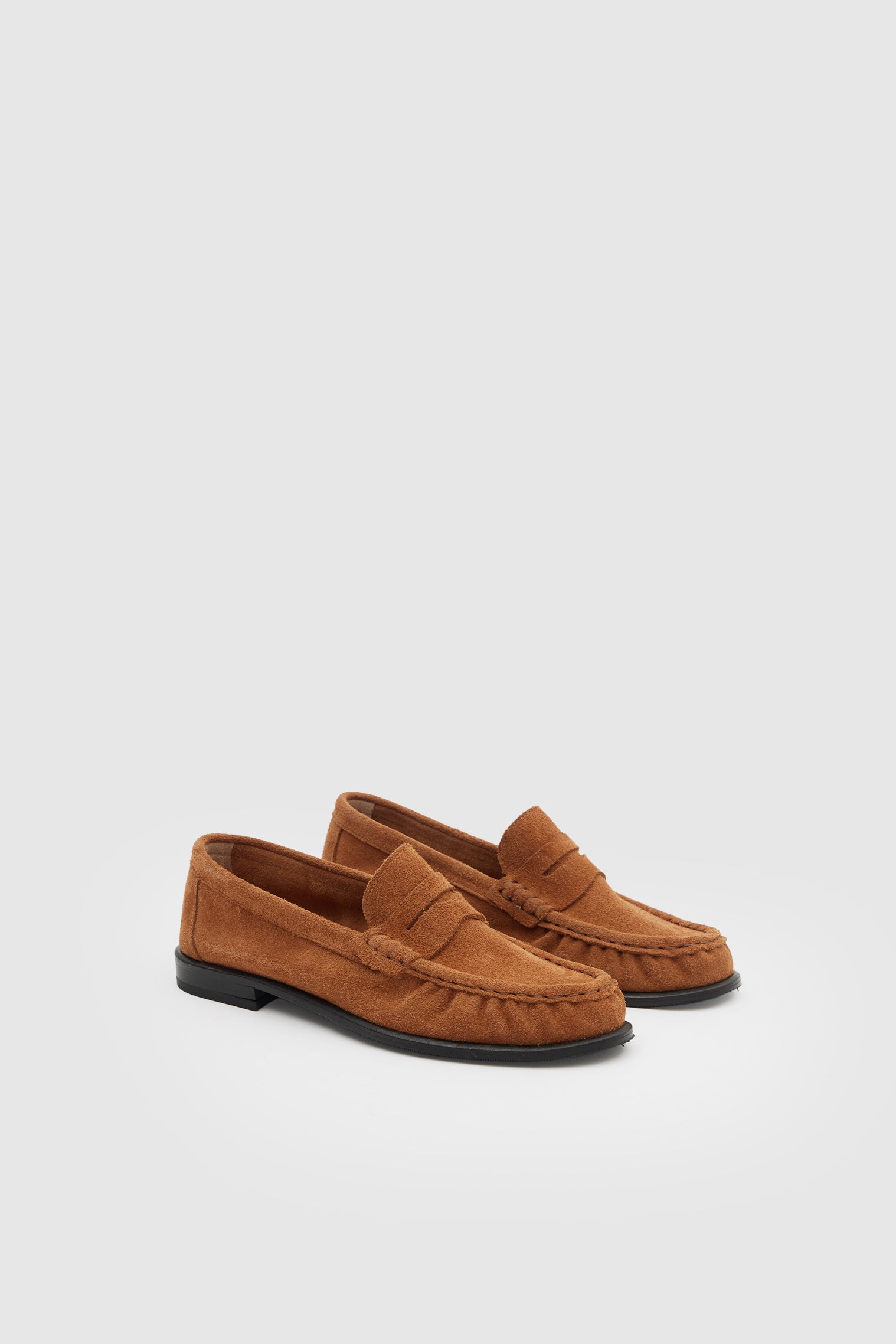 SUVEA SERON Suede Loafer