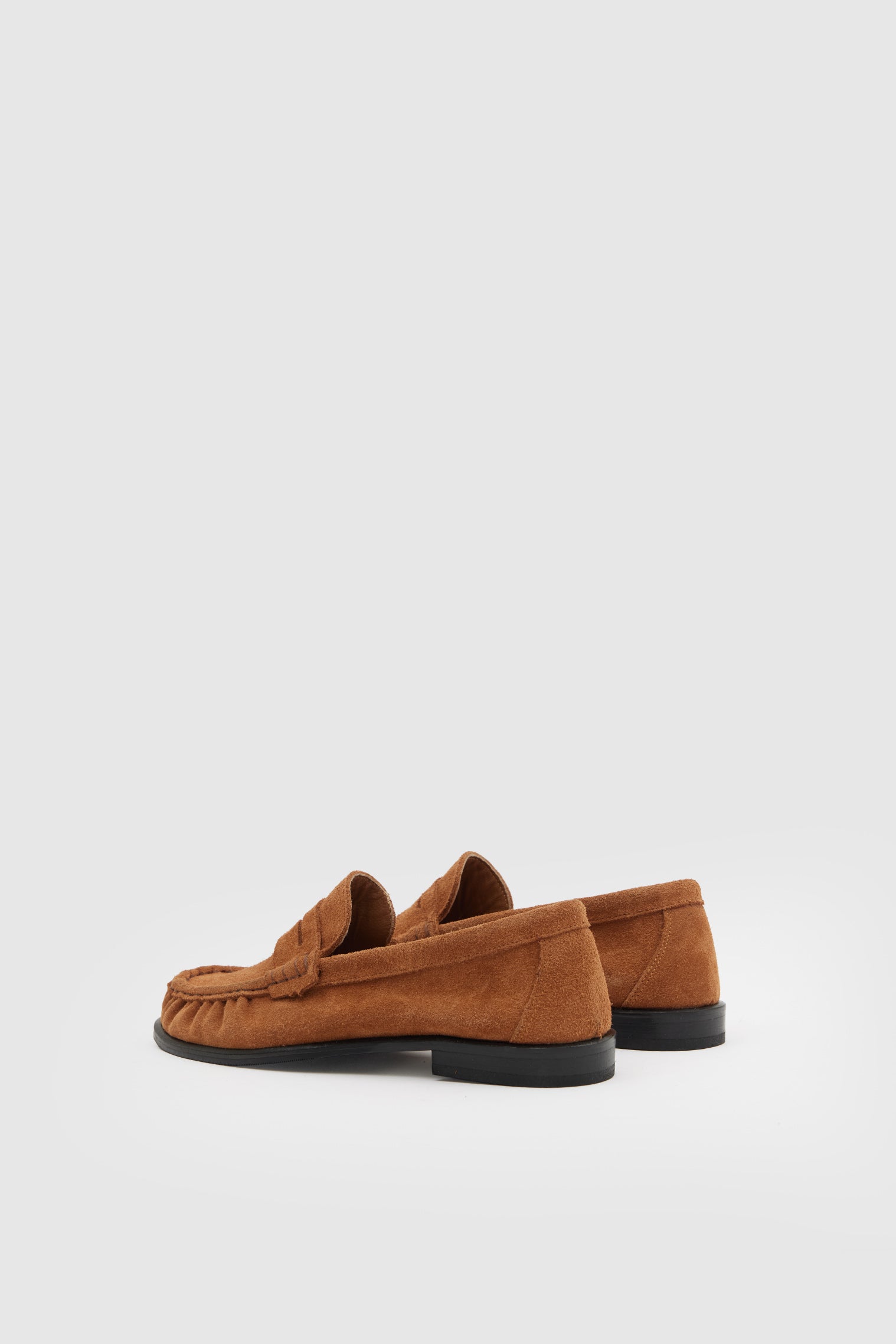 SUVEA SERON Suede Loafer