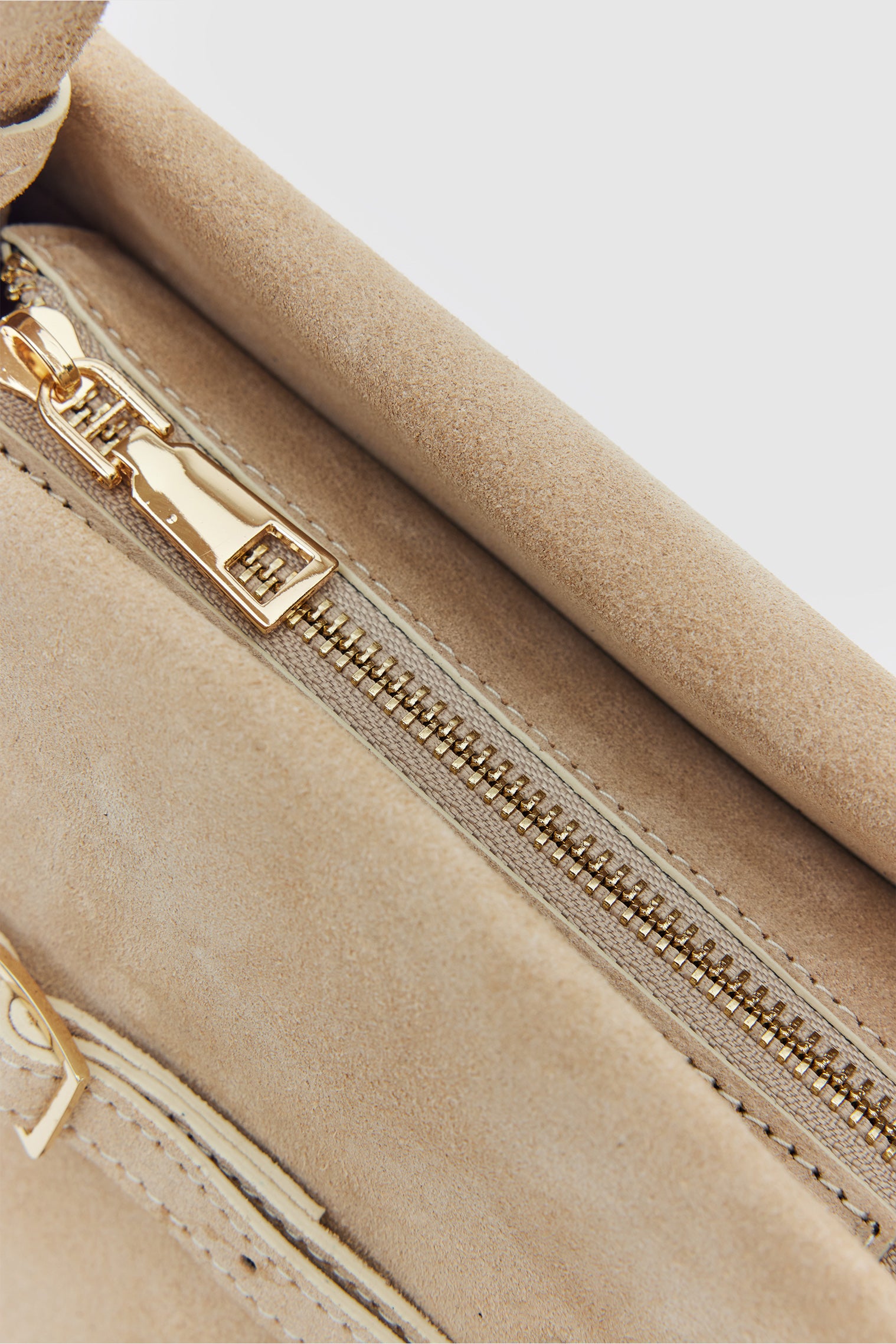 SUVEA NORA Vertical Suede