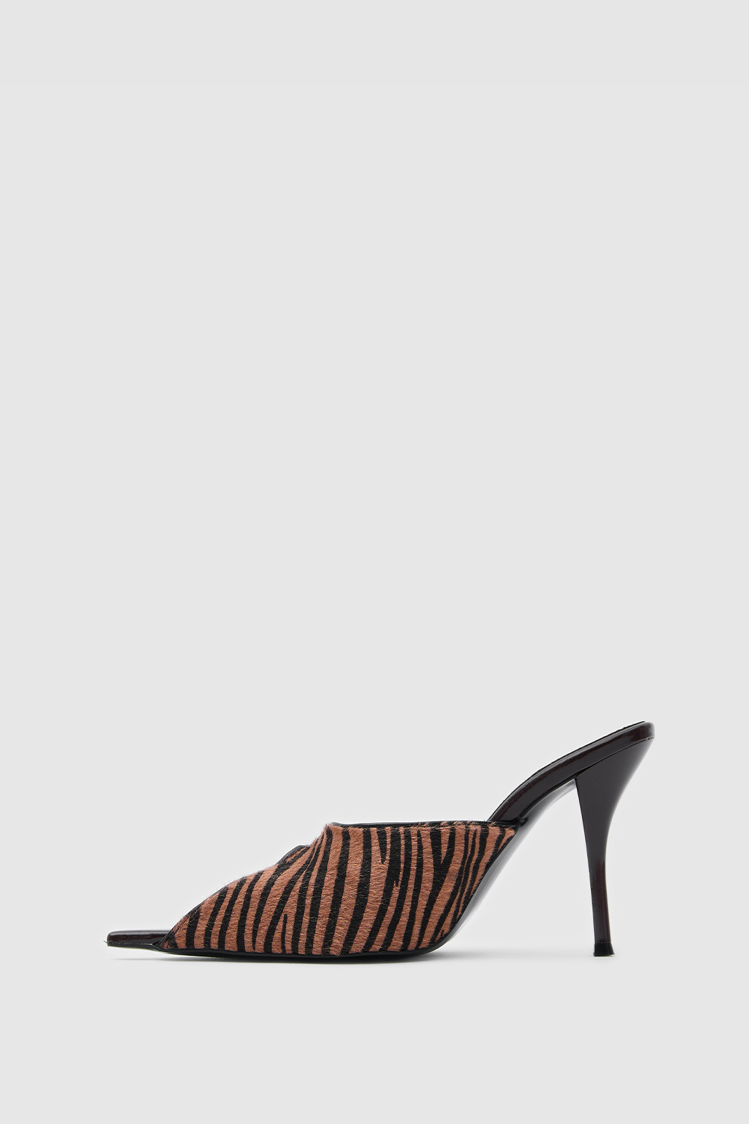 SUVEA AELA Leather Heeled