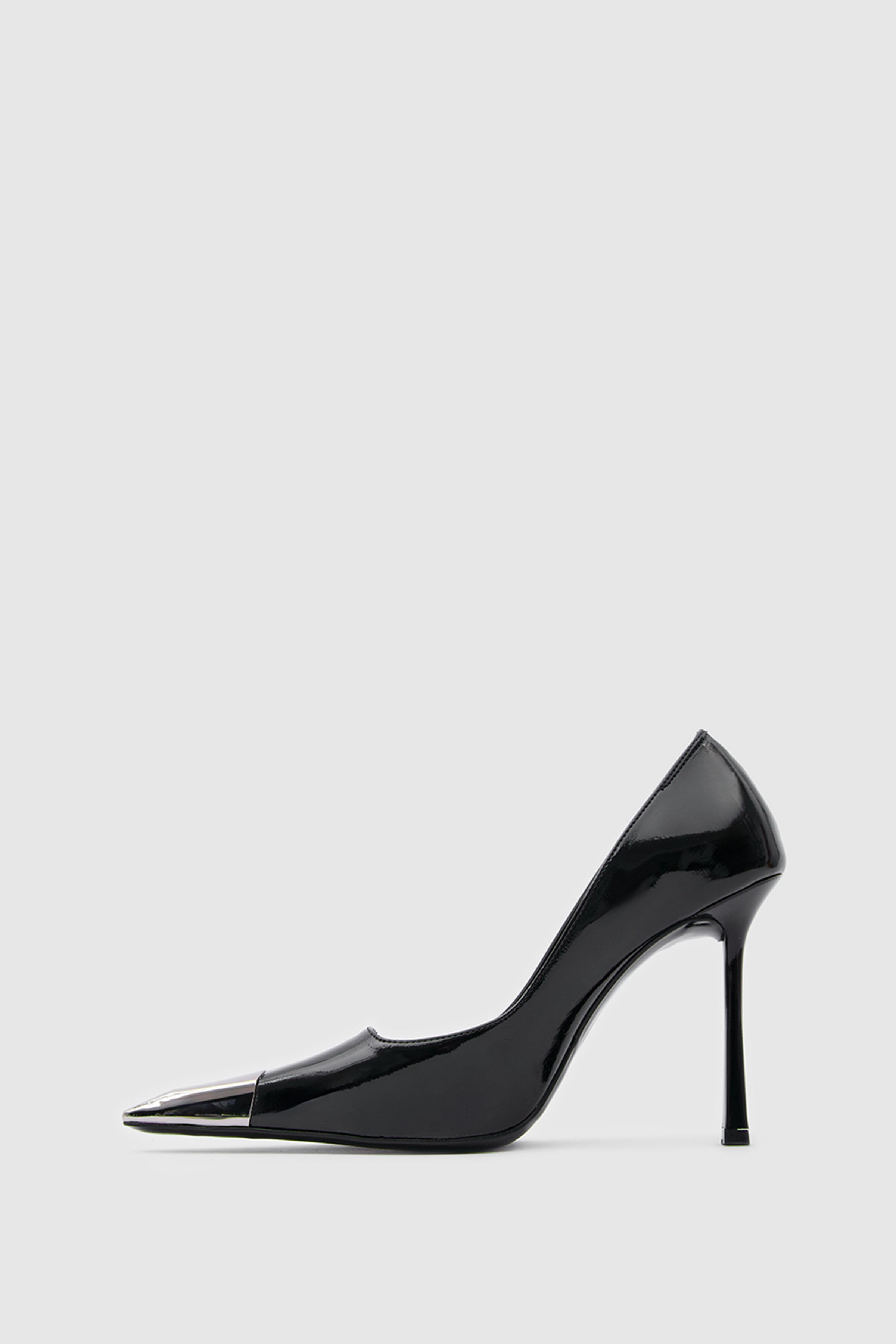 SUVEA AVEN Patent Leather Stiletto