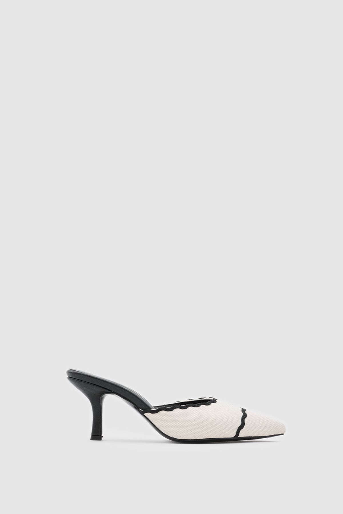 SUVEA CHOPPY Shape Heels