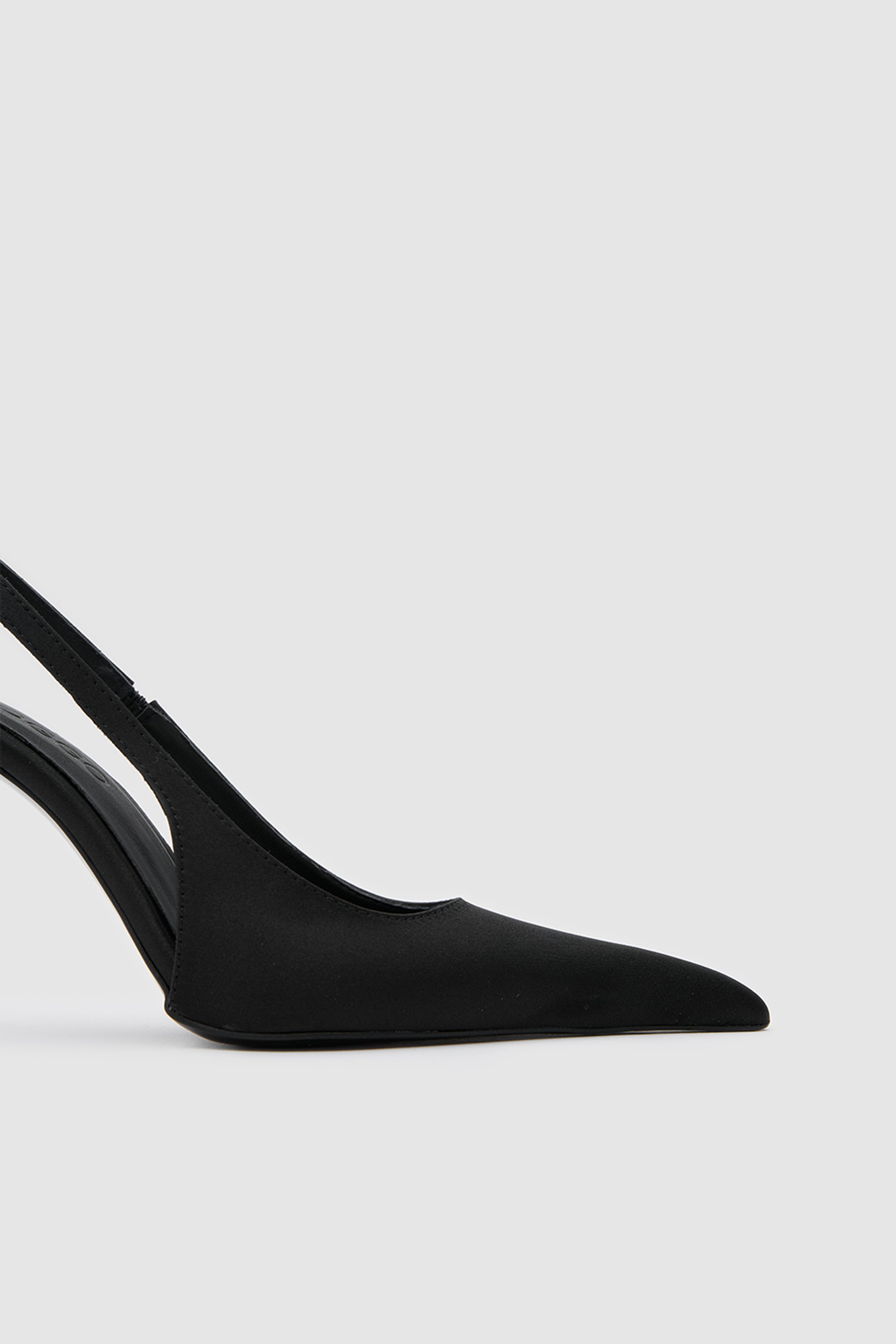 SUVEA VIREL Patent Slingback Heel