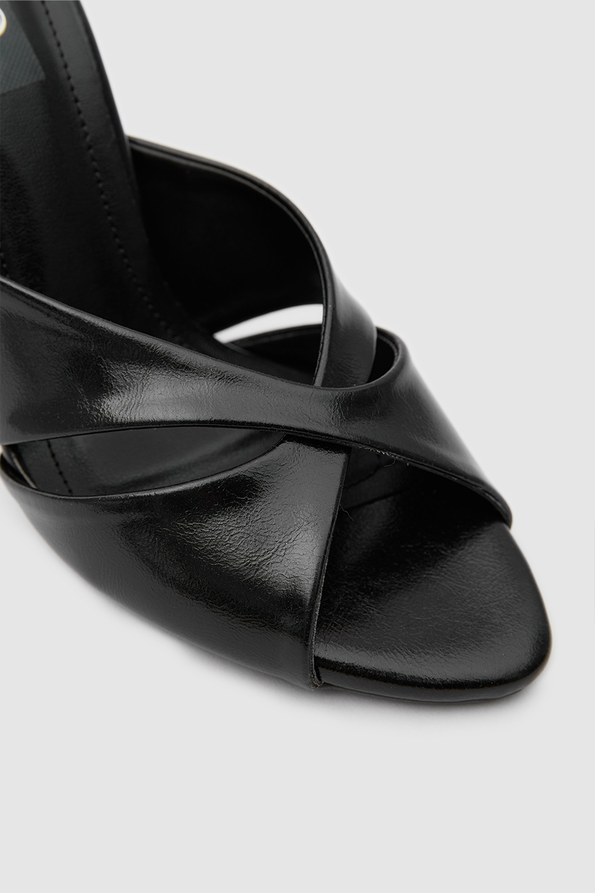 SUVEA X Shape Luxe Heels