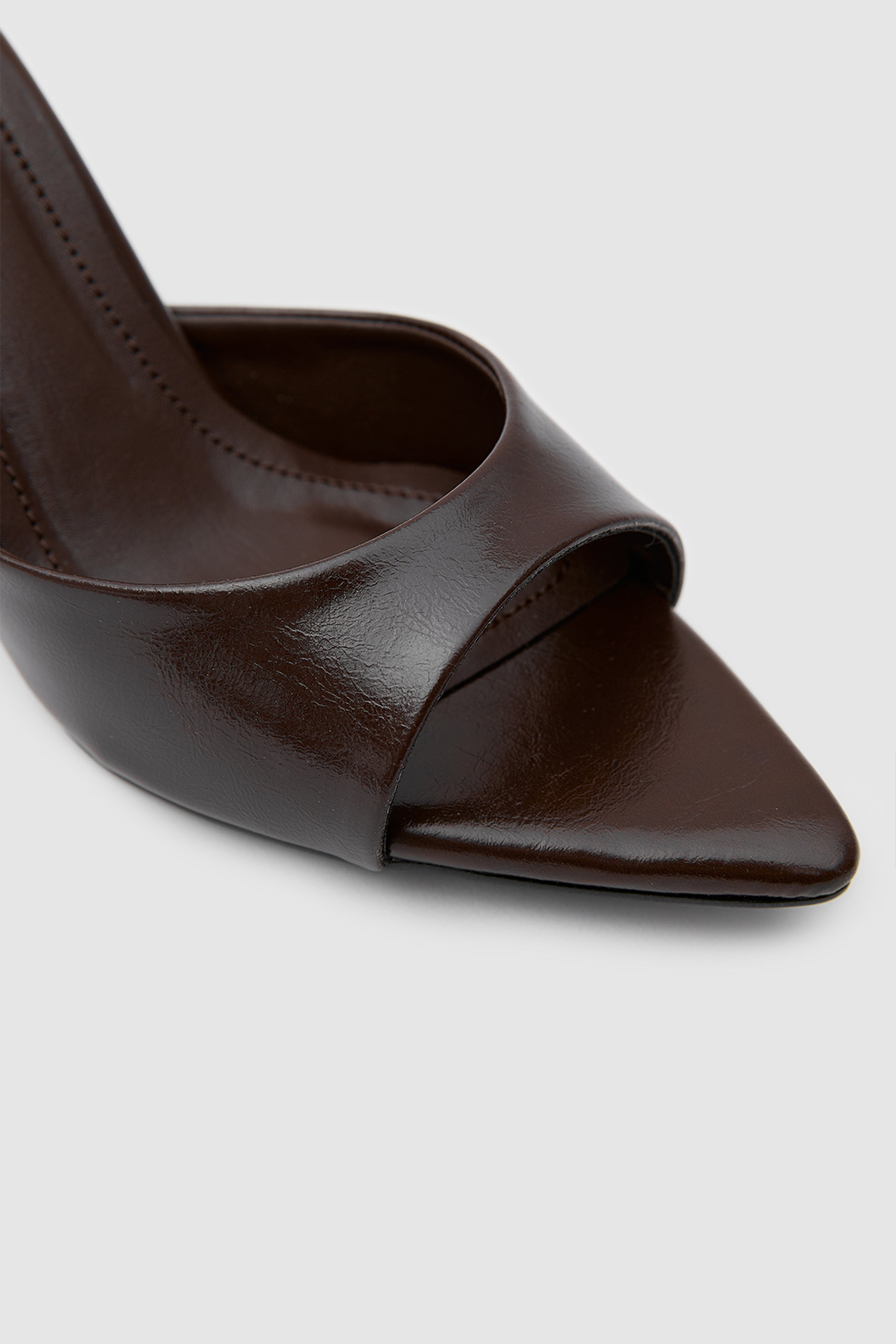 SUVEA Minimal Shape Heels
