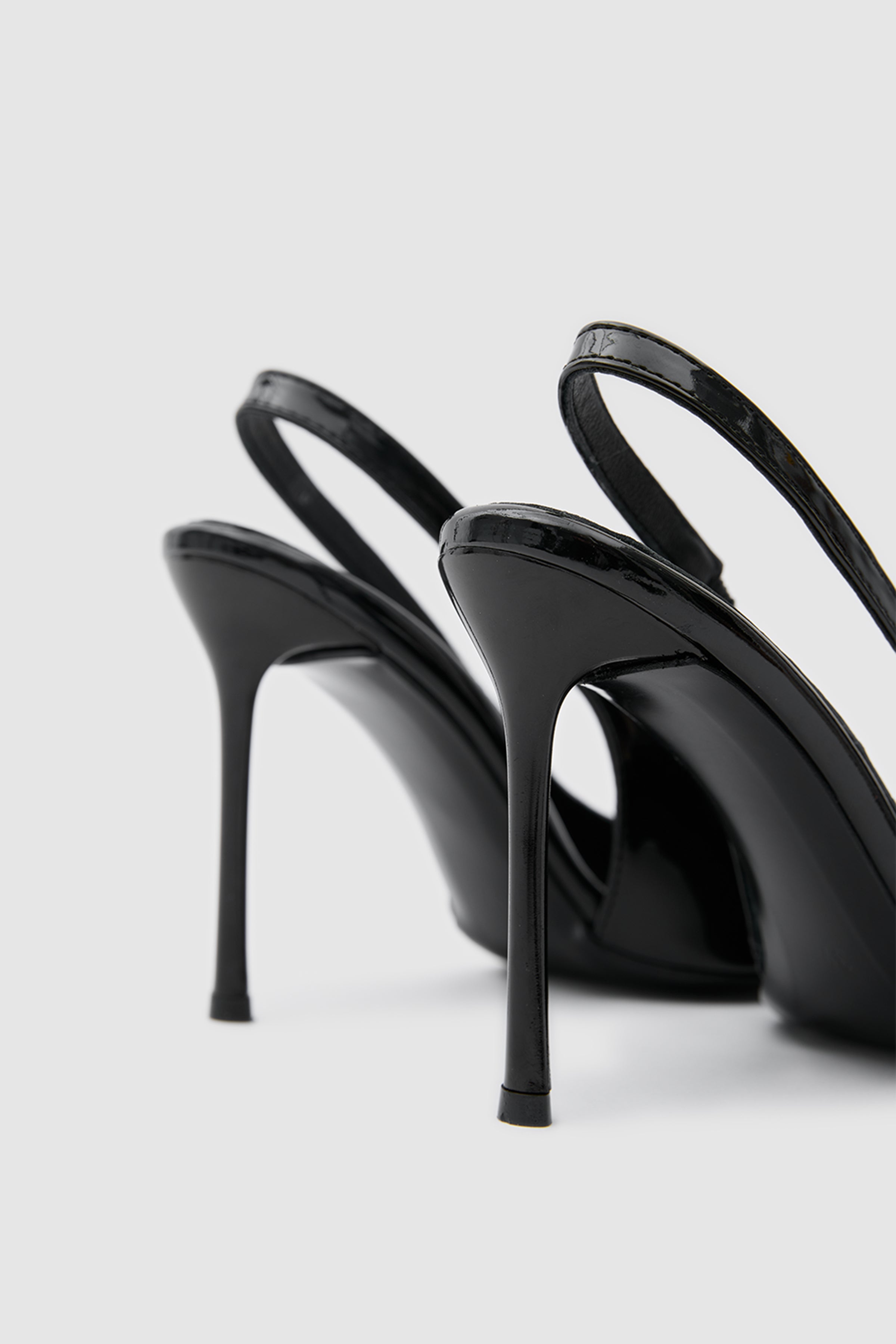 SUVEA VIREL Patent Slingback Heel