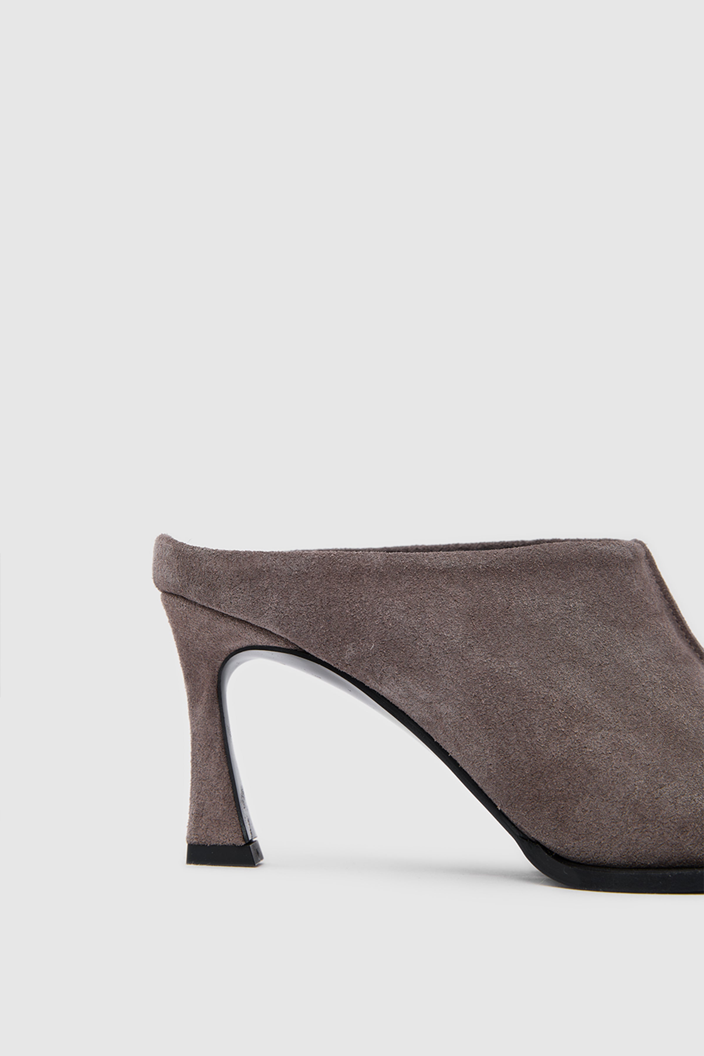 SUVEA AIRA Suede Heeled