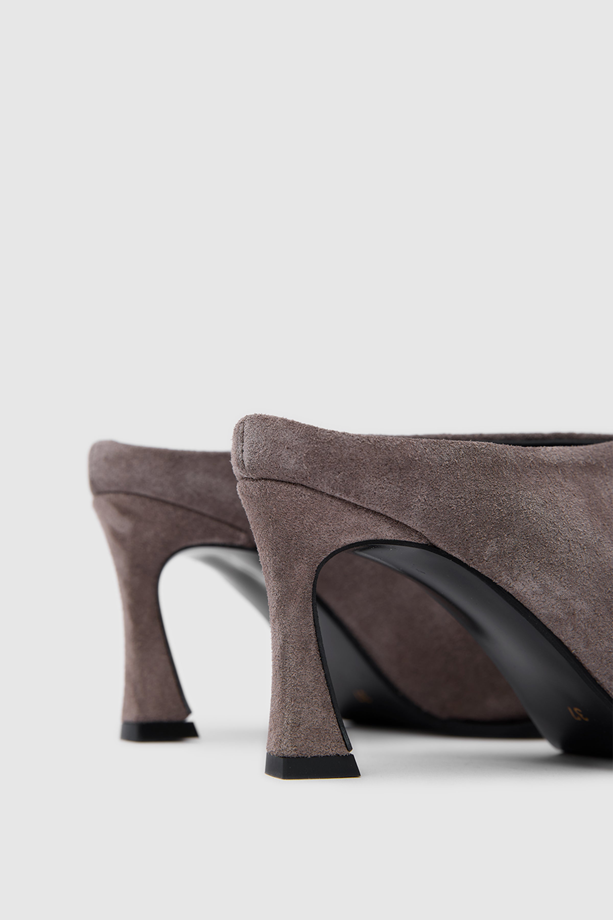 SUVEA AIRA Suede Heeled