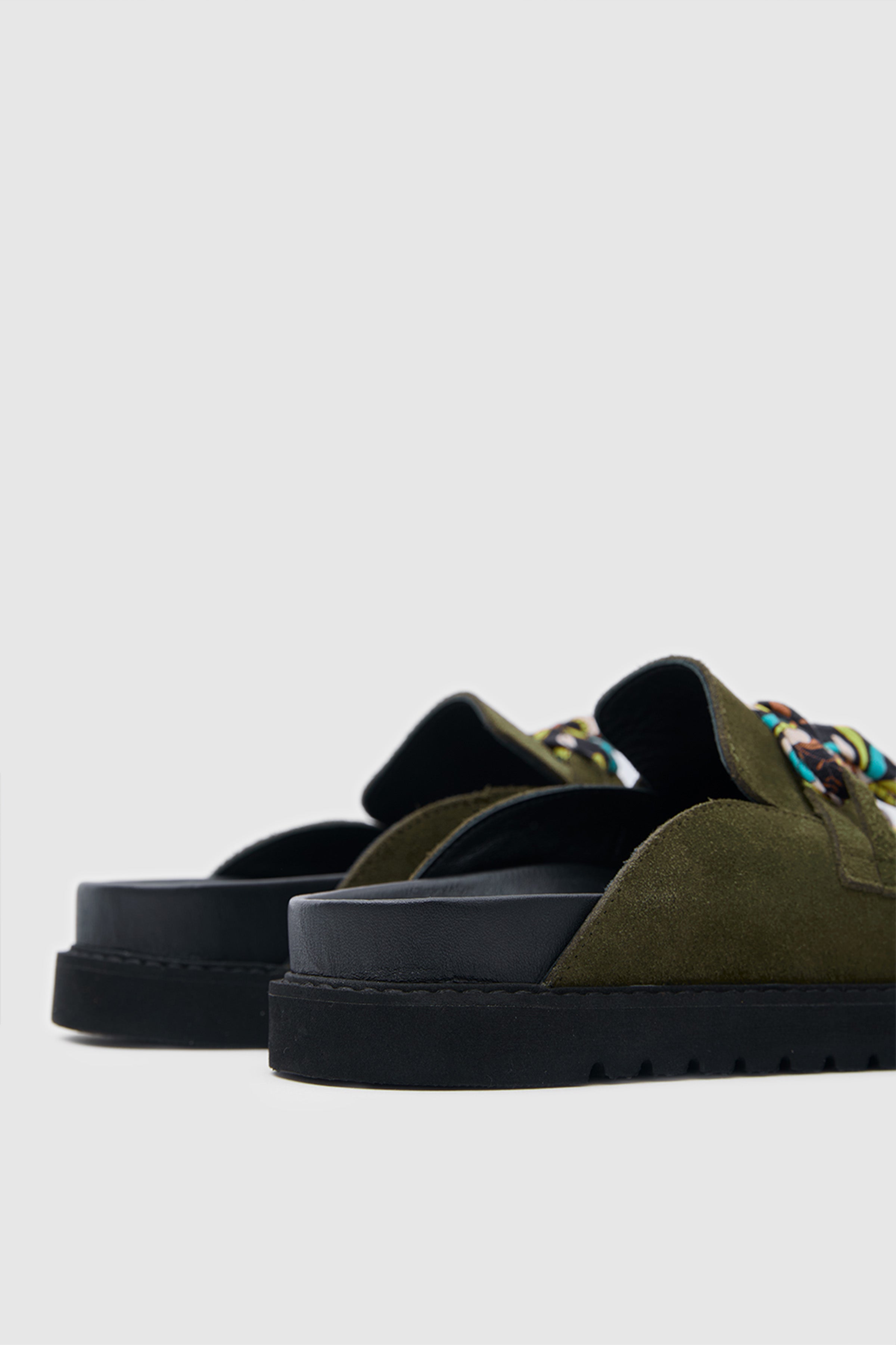 TERRA ARTİSAN SCARF SÜET DERİ FULARLI SANDALET