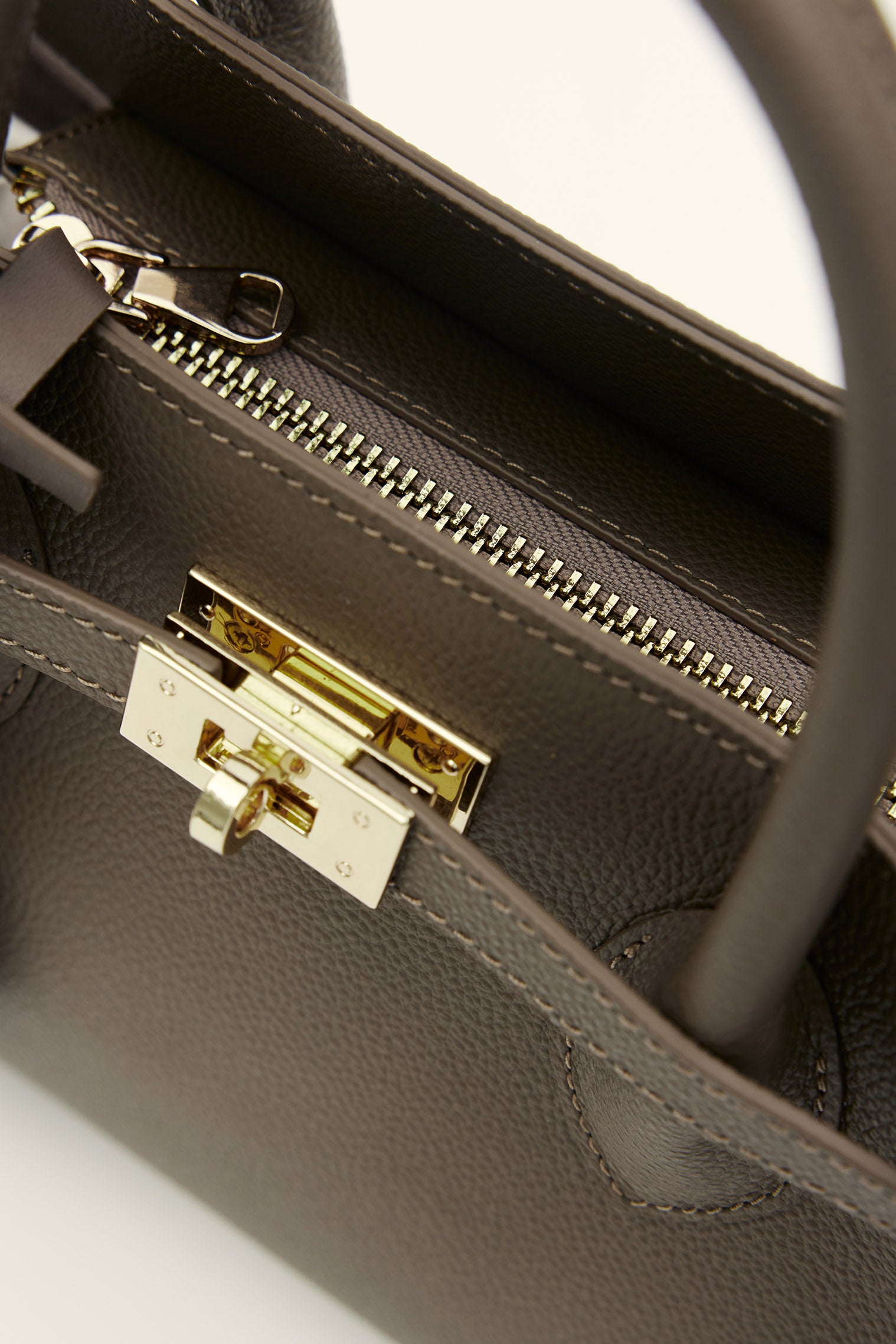 OGGO SUVEA GENUINE LEATHER Handbag