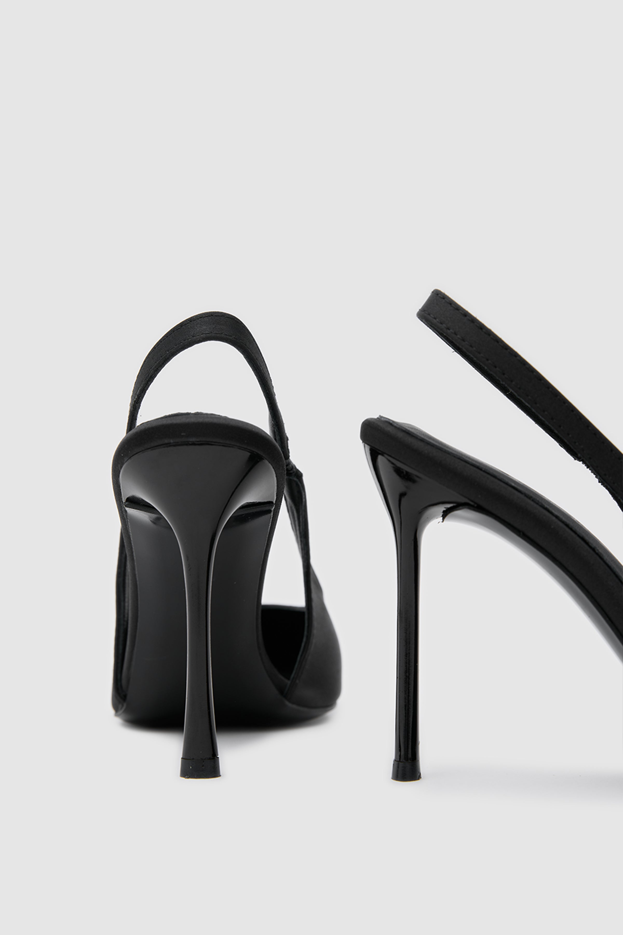 SUVEA VIREL Patent Slingback Heel