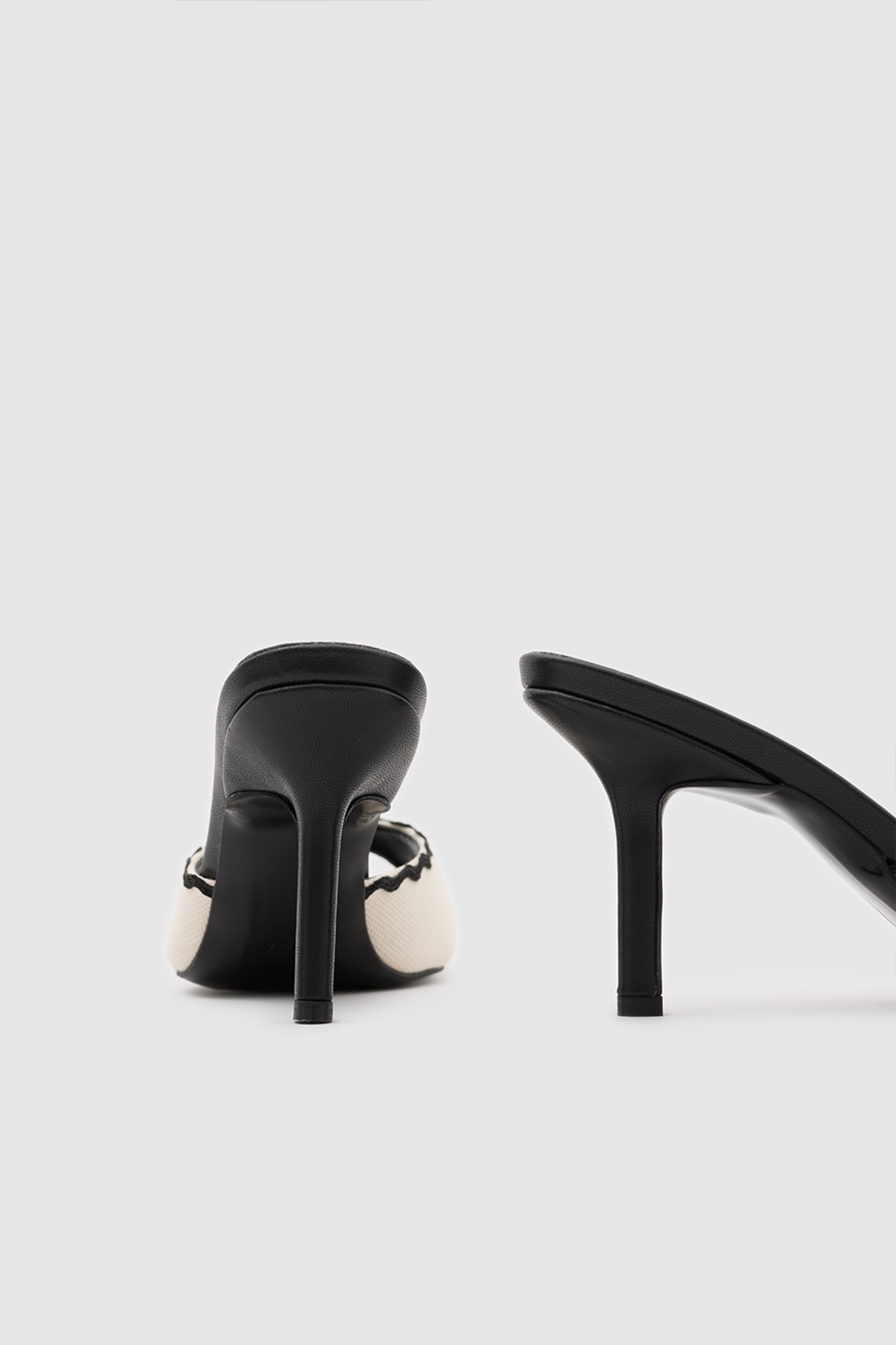 SUVEA WAVY Shape Heels